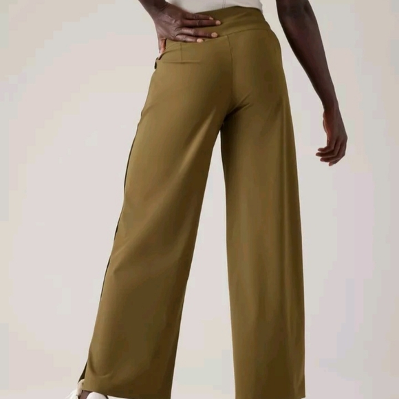 Athleta Cosmic Wide Leg Pant Size 6 Olive Track Travel Outdoors NEW NWT - Picture 2 of 13